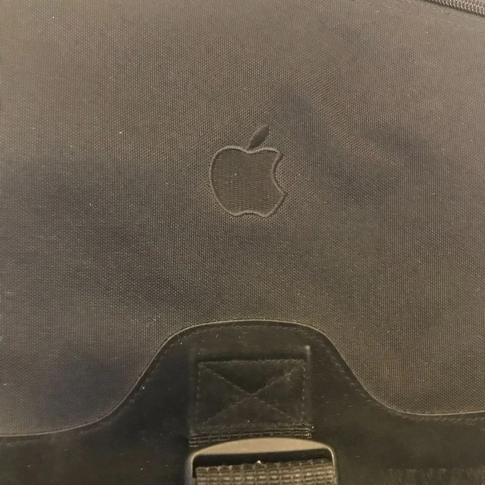 Kensington Black Apple Laptop Convertible Backpack Messenger Bag